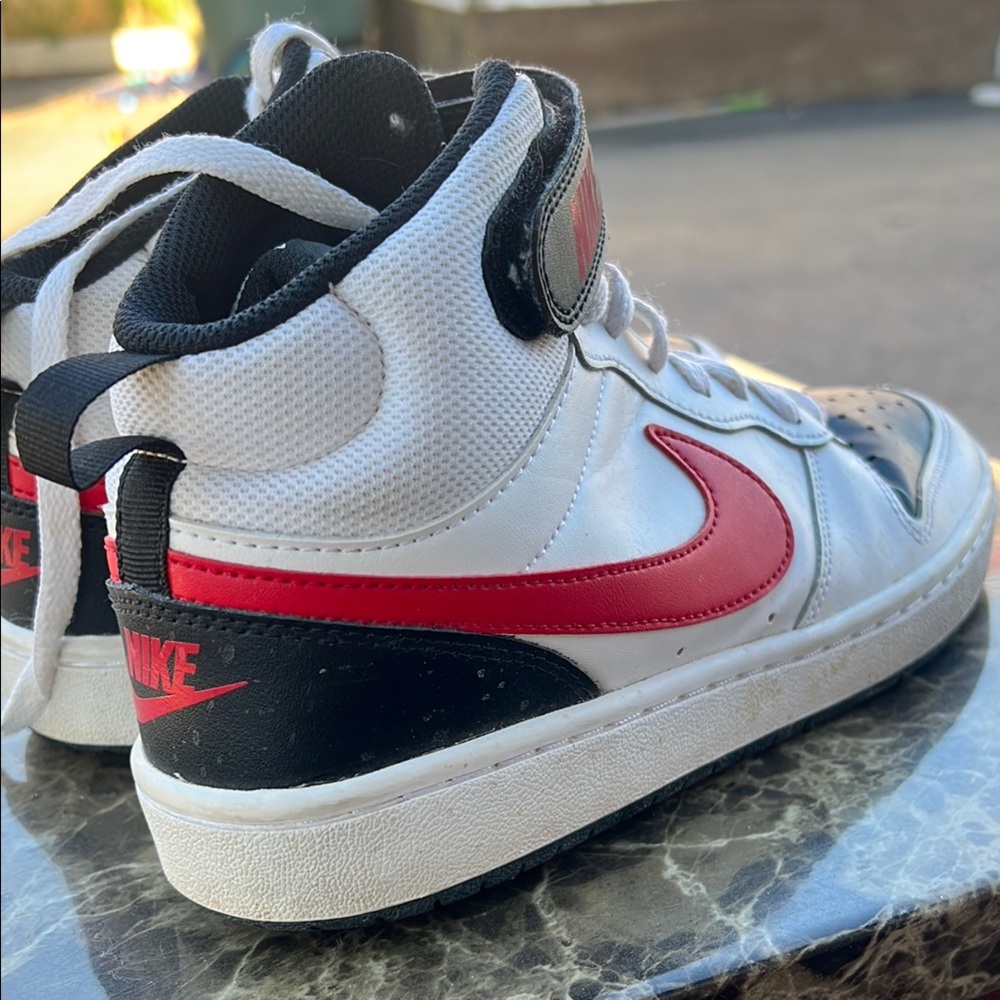 Nike Court Borough
Mid 2 Older Kids'... sz 6Y - Picture 6 of 10